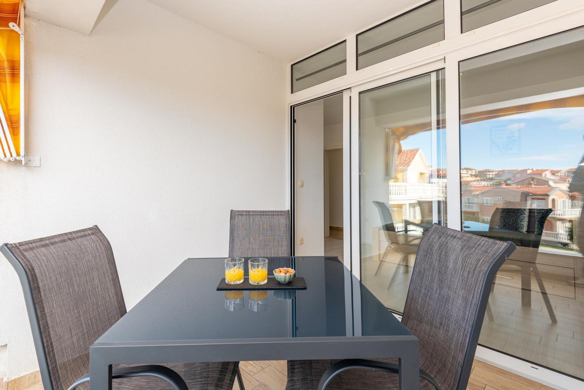 Apartments Holidays Roko Grebaštica 객실 사진